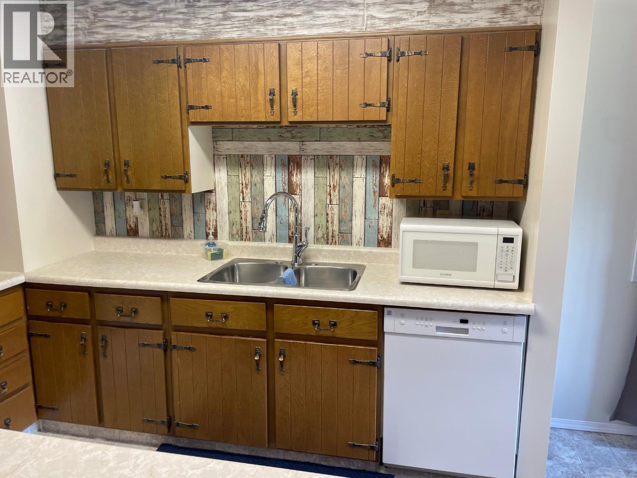 6528 Main Street, Oliver, British Columbia  V0H 1T0 - Photo 7 - 10391565