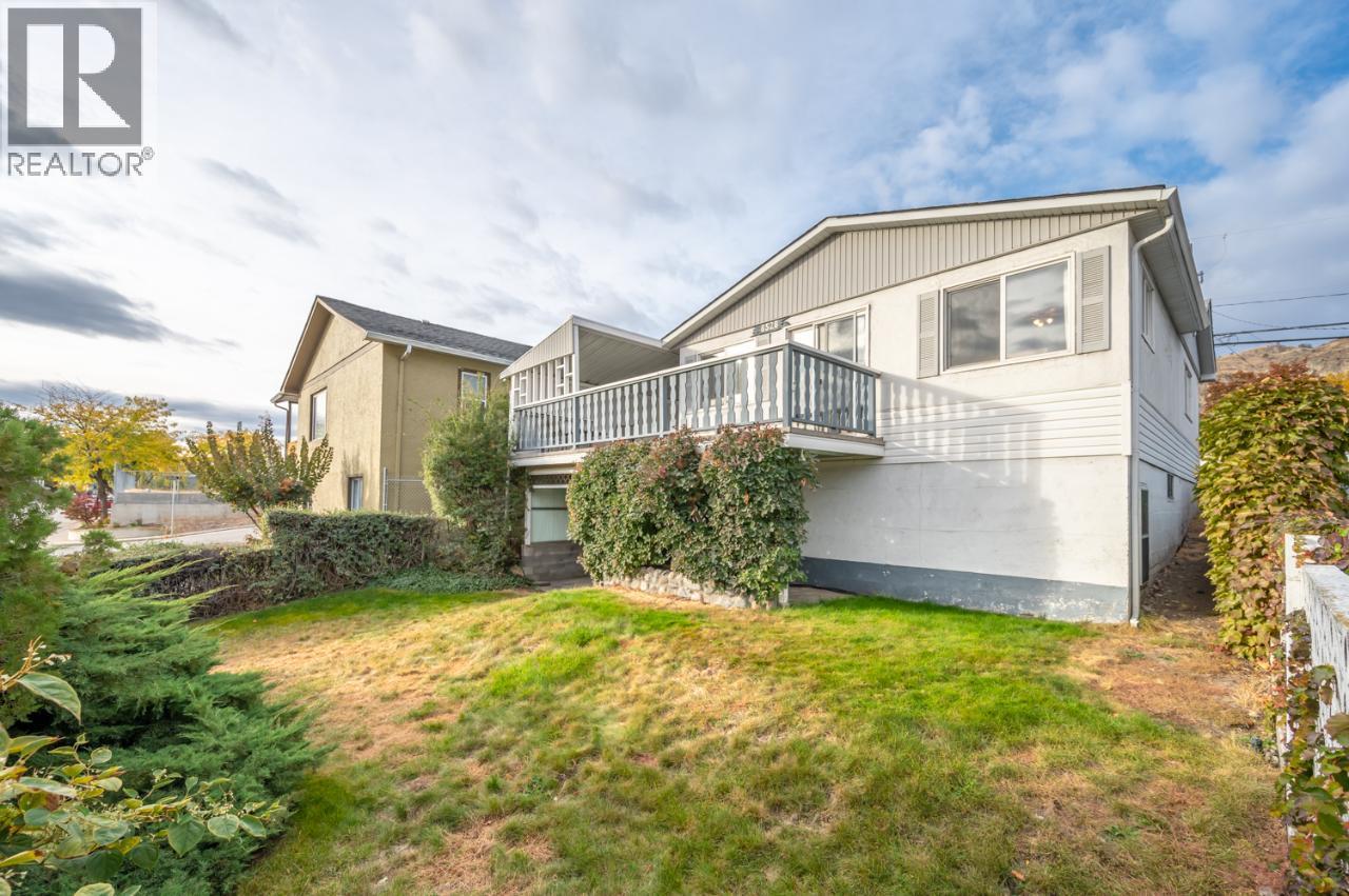 6528 Main Street, Oliver, British Columbia