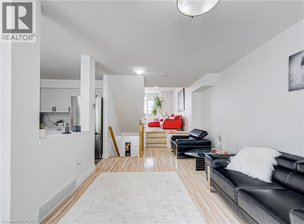 533 Activa Avenue, Kitchener, Ontario  N2E 4C2 - Photo 9 - 40836491