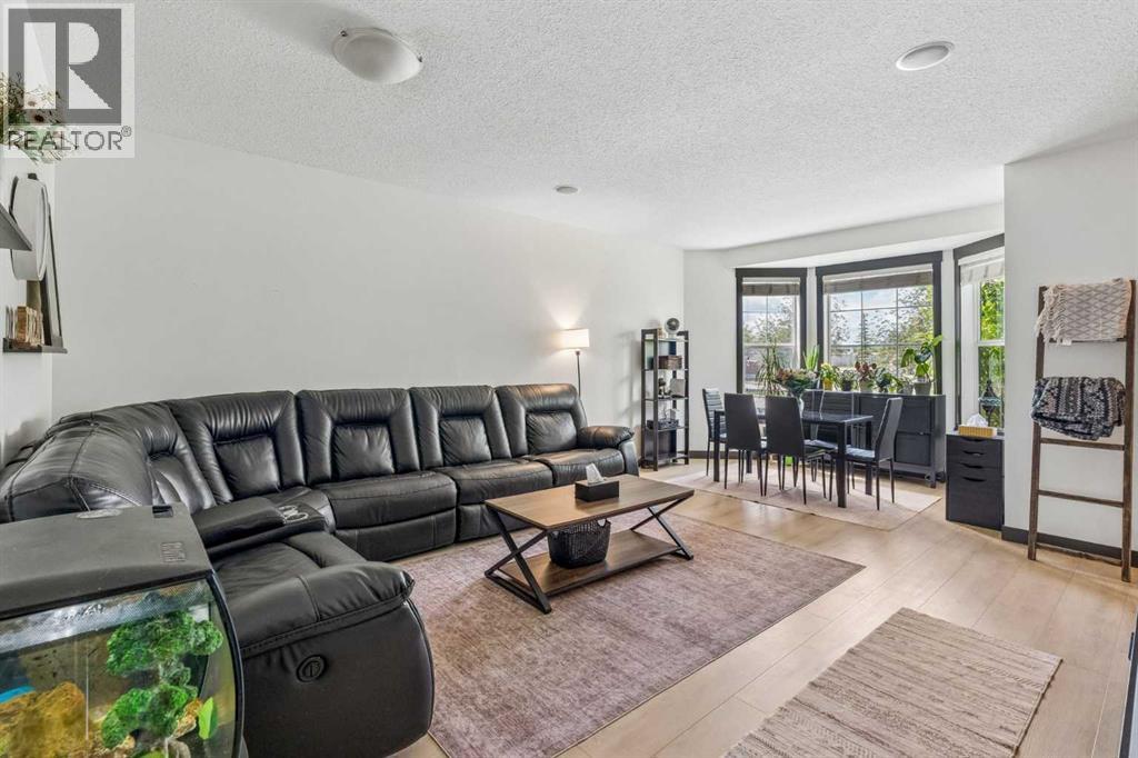 183 Rainbow Falls Drive, Chestermere, Alberta  T1X 0A7 - Photo 5 - A2318949
