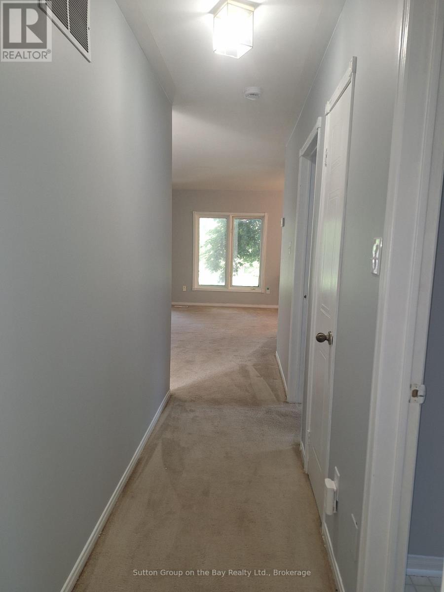 67 Fernbrook Drive, Wasaga Beach, Ontario  L9Z 1G4 - Photo 10 - S13472204