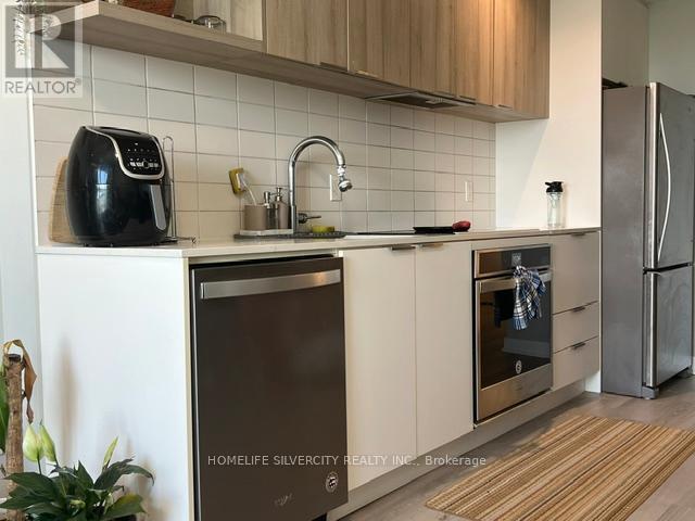 2910 - 6 Sonic Way, Toronto, Ontario M3C 0P1 - Photo 3 - C13472186