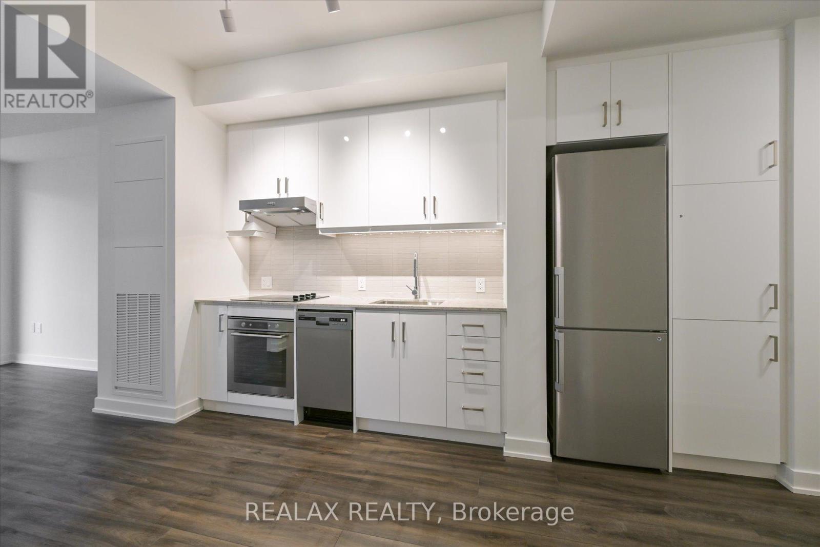 810 - 9 TECUMSETH STREET, Toronto, Ontario