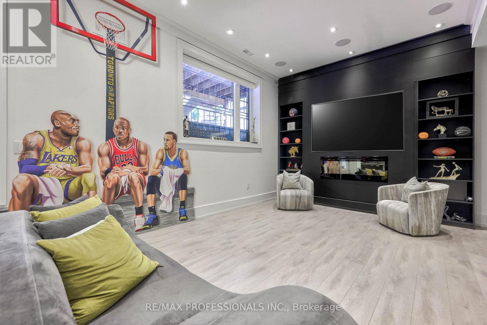 29 Avon Park, Toronto, Ontario  M8Z 3X4 - Photo 40 - W13472178