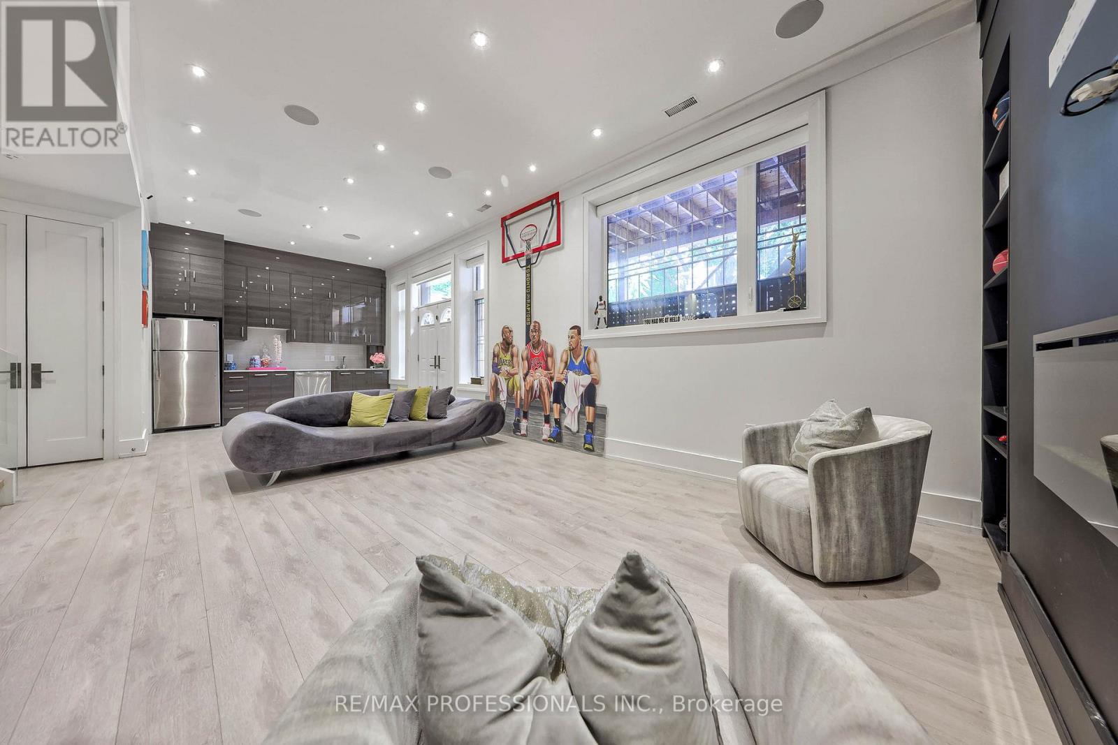 29 Avon Park, Toronto, Ontario  M8Z 3X4 - Photo 41 - W13472178