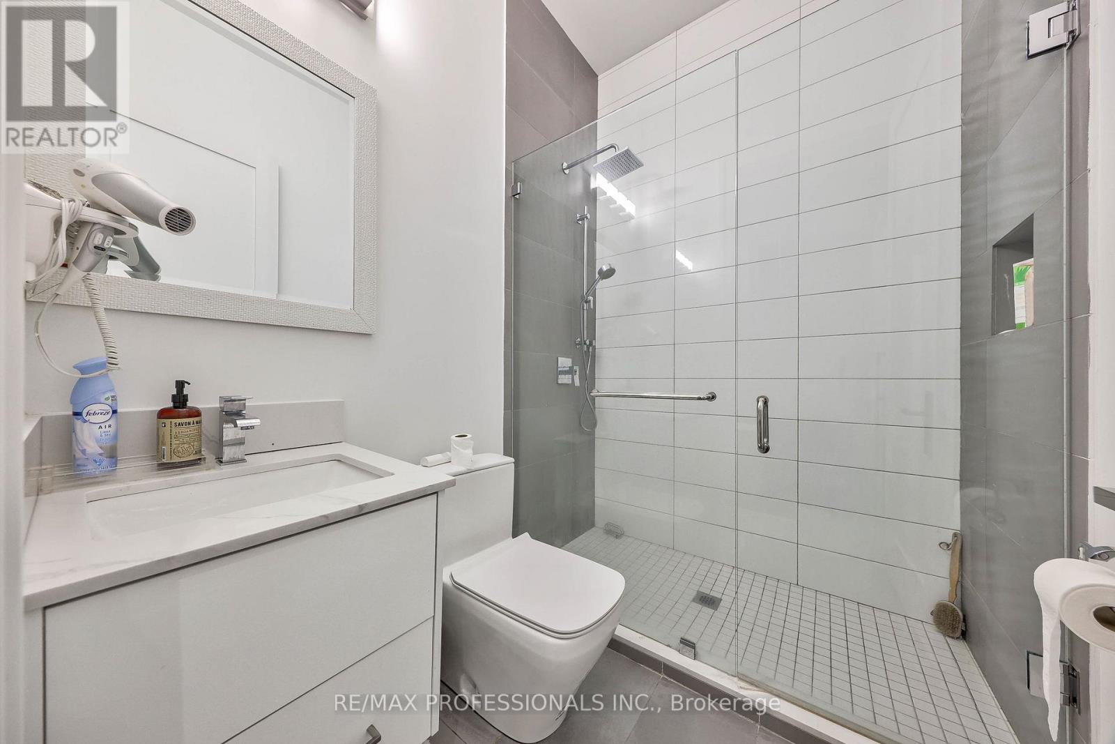 29 Avon Park, Toronto, Ontario  M8Z 3X4 - Photo 44 - W13472178