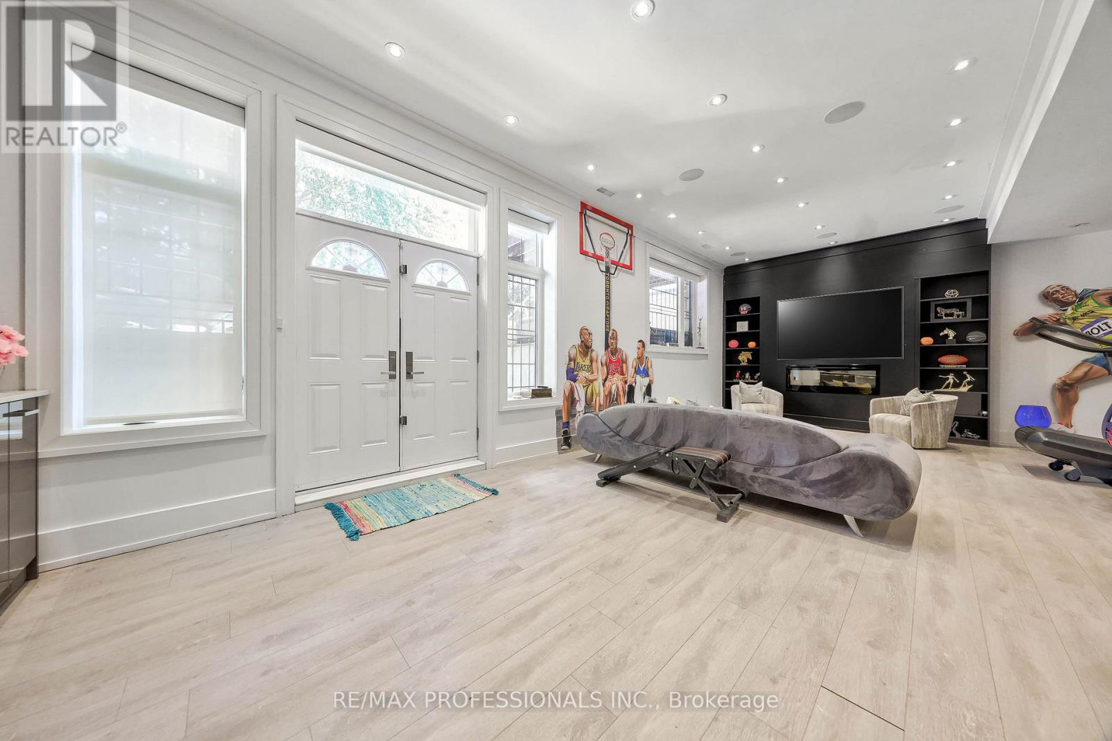 29 Avon Park, Toronto, Ontario  M8Z 3X4 - Photo 45 - W13472178