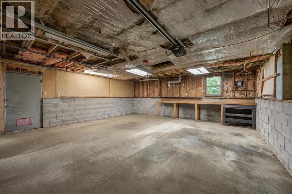 4952 Vanguard Road NW, Calgary, Alberta  T3A 0R5 - Photo 37 - A2322982