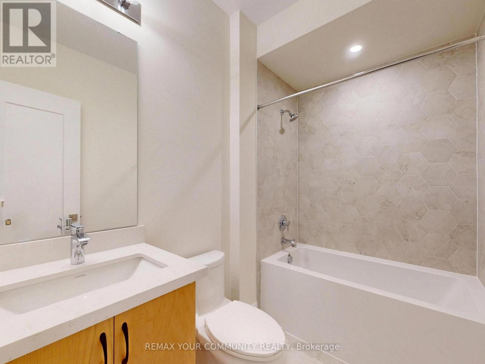 43 Schmeltzer Crescent, Richmond Hill, Ontario  L4E 1K9 - Photo 14 - N13471318