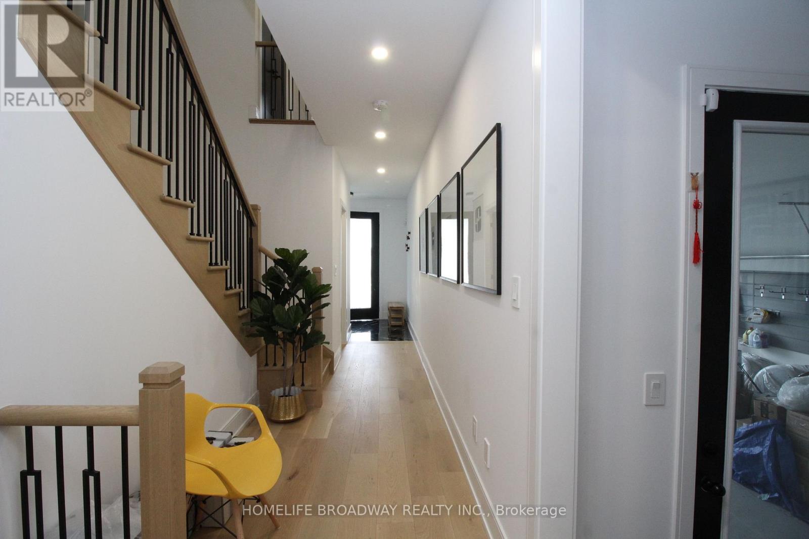 32 Mckean Drive, Whitchurch-Stouffville, Ontario  L4A 0R7 - Photo 3 - N13472224