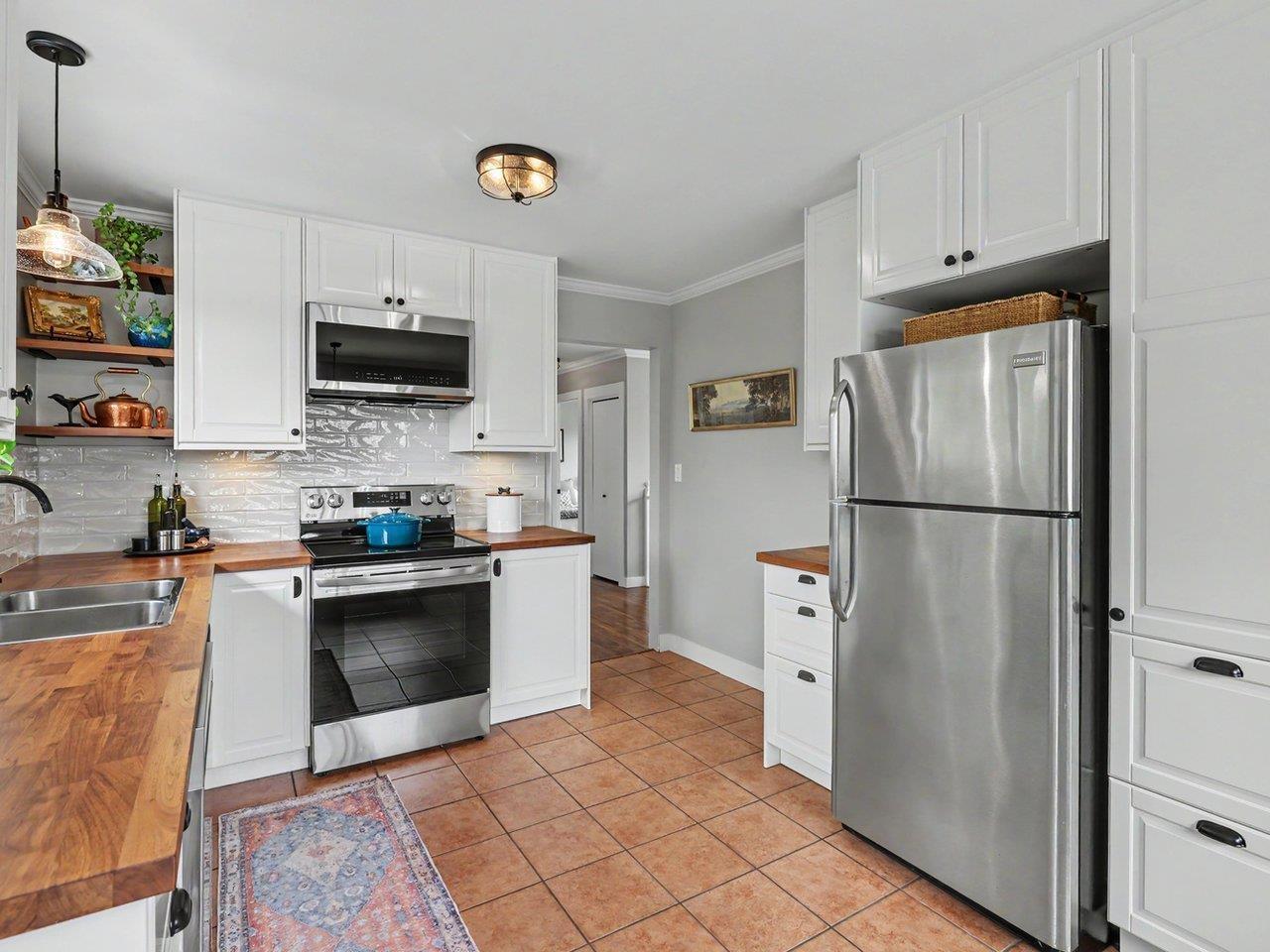 15876 Roper Avenue, White Rock, British Columbia  V4B 2H4 - Photo 6 - R3137445