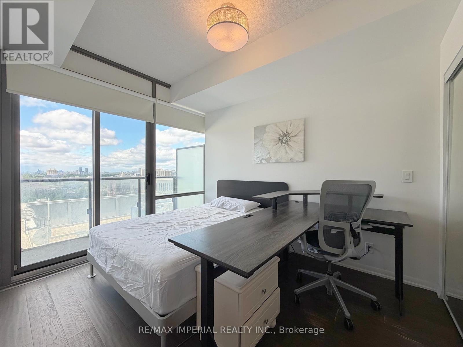 1802 - 832 Bay Street, Toronto, Ontario  M5S 1Z6 - Photo 12 - C13471556