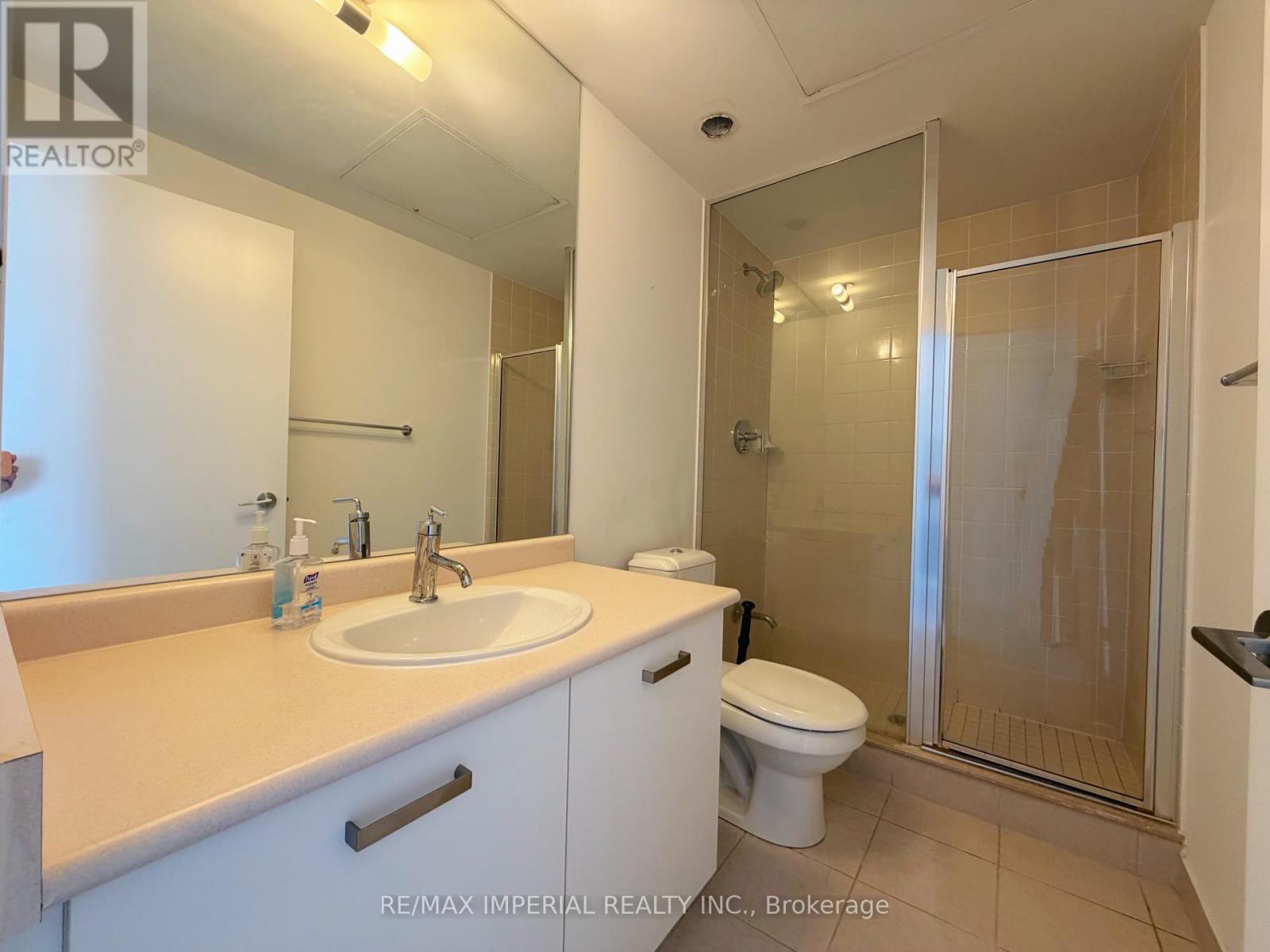 1802 - 832 Bay Street, Toronto, Ontario  M5S 1Z6 - Photo 3 - C13471556