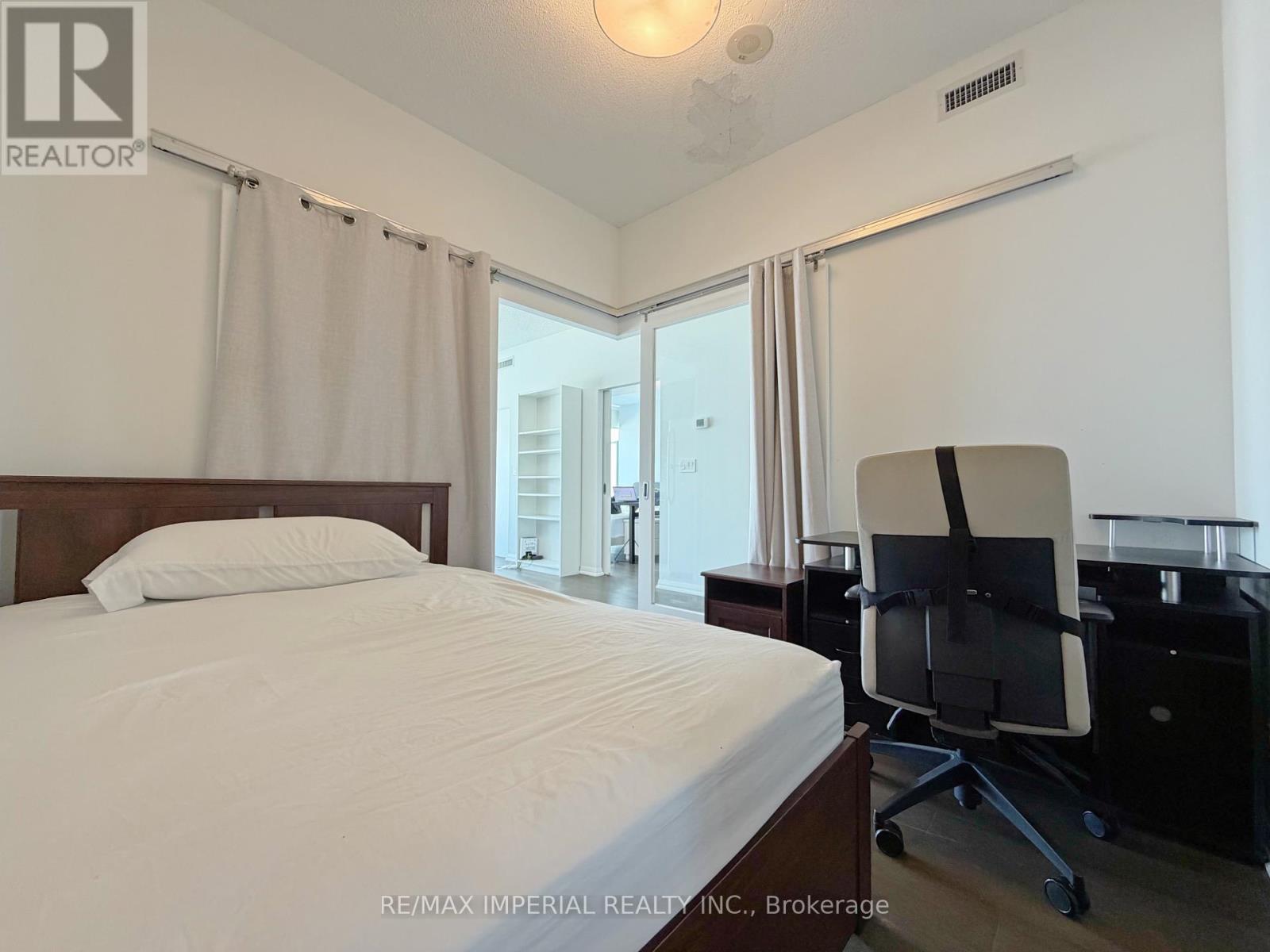 1802 - 832 Bay Street, Toronto, Ontario  M5S 1Z6 - Photo 9 - C13471556