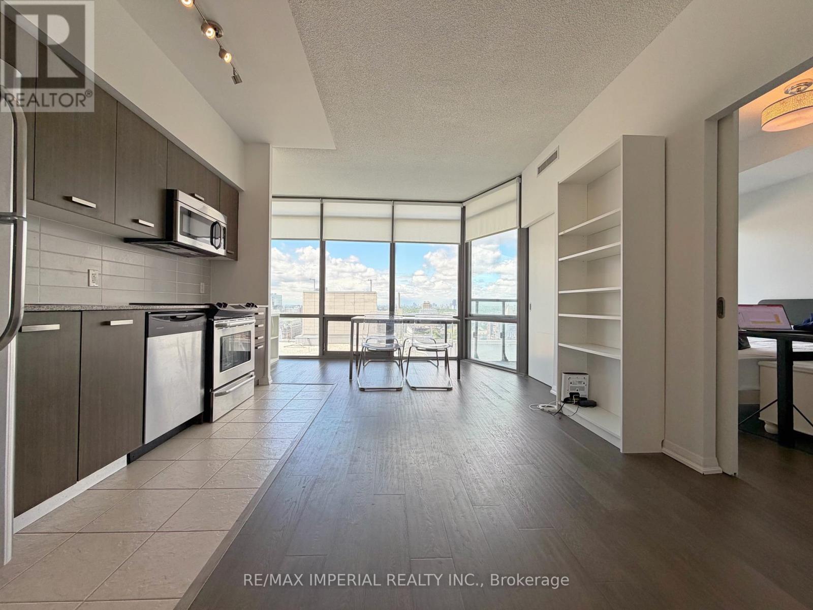 1802 - 832 Bay Street, Toronto, Ontario  M5S 1Z6 - Photo 4 - C13471556