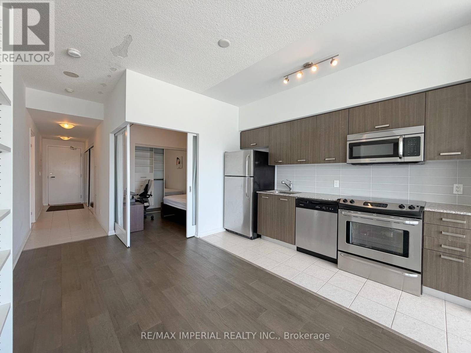 1802 - 832 Bay Street, Toronto, Ontario  M5S 1Z6 - Photo 7 - C13471556