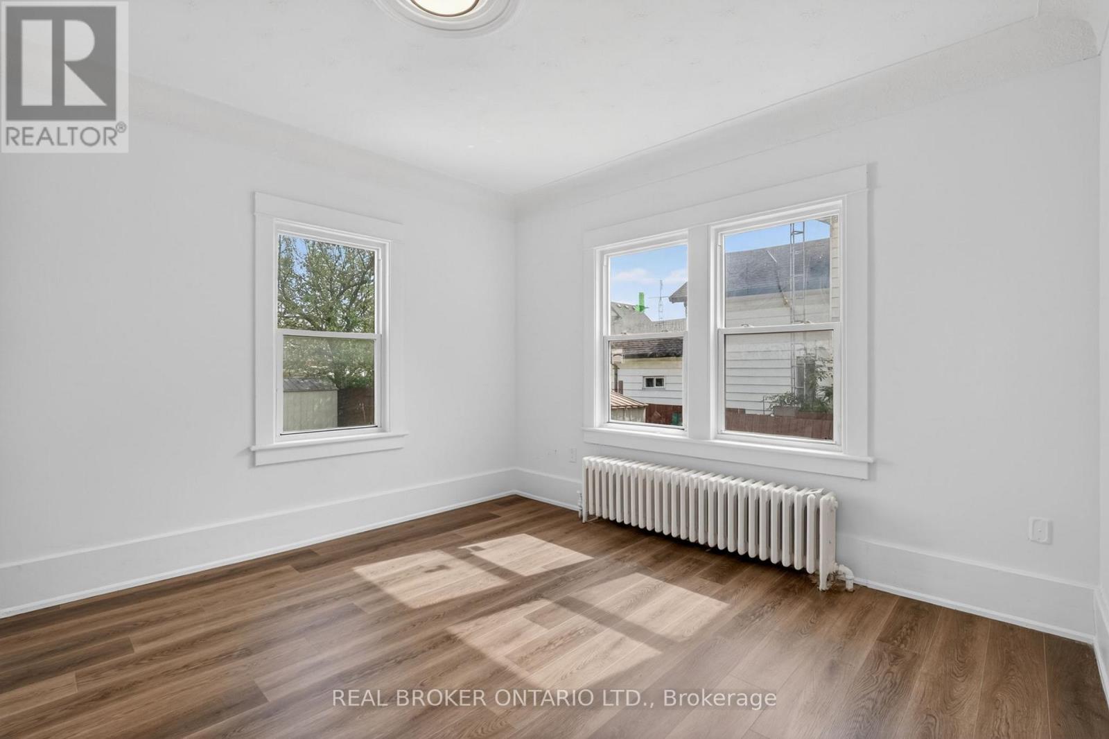 4417-A Ellis Street, Niagara Falls, Ontario  L2E 1H5 - Photo 2 - X13472234
