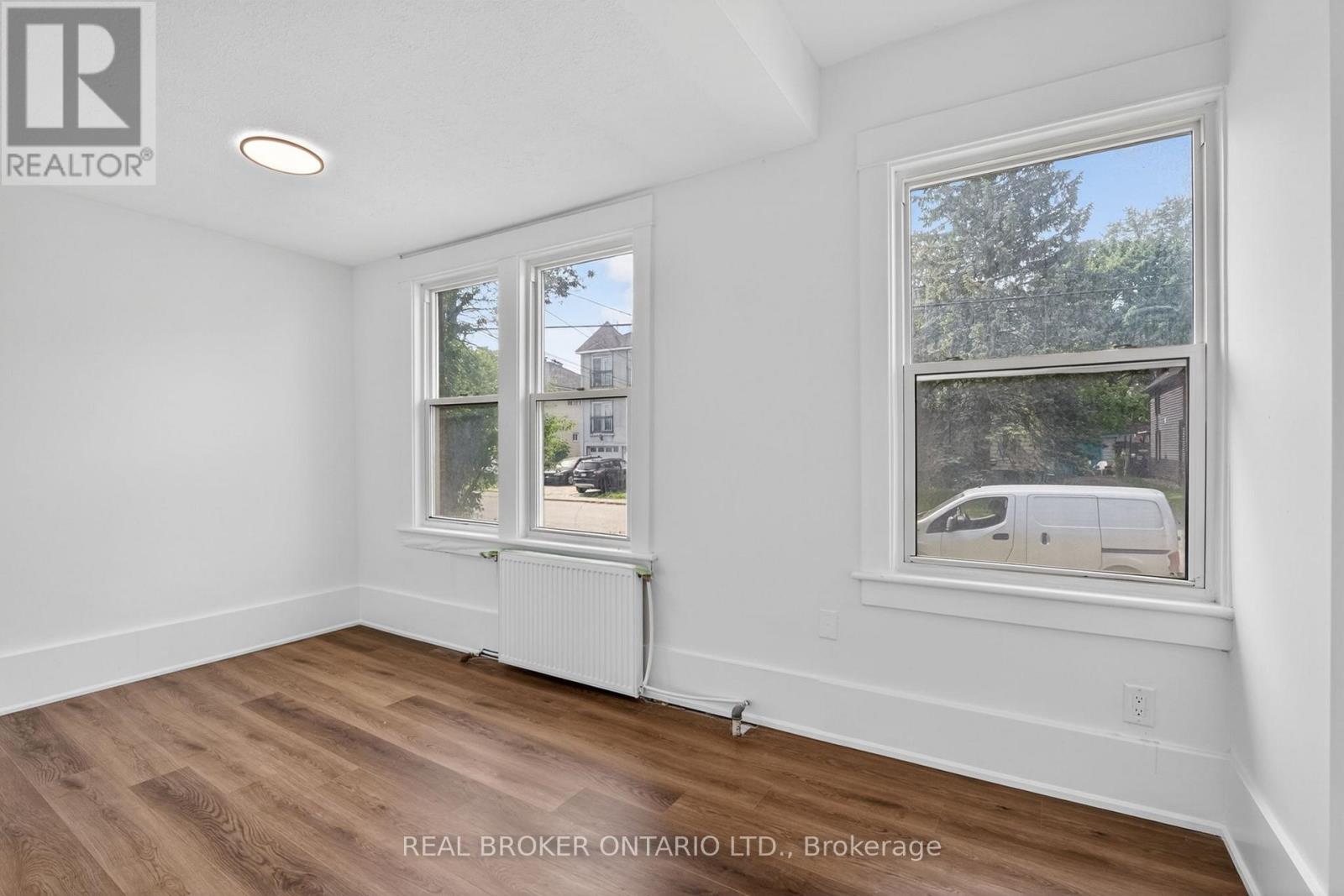 4417-A Ellis Street, Niagara Falls, Ontario  L2E 1H5 - Photo 3 - X13472234