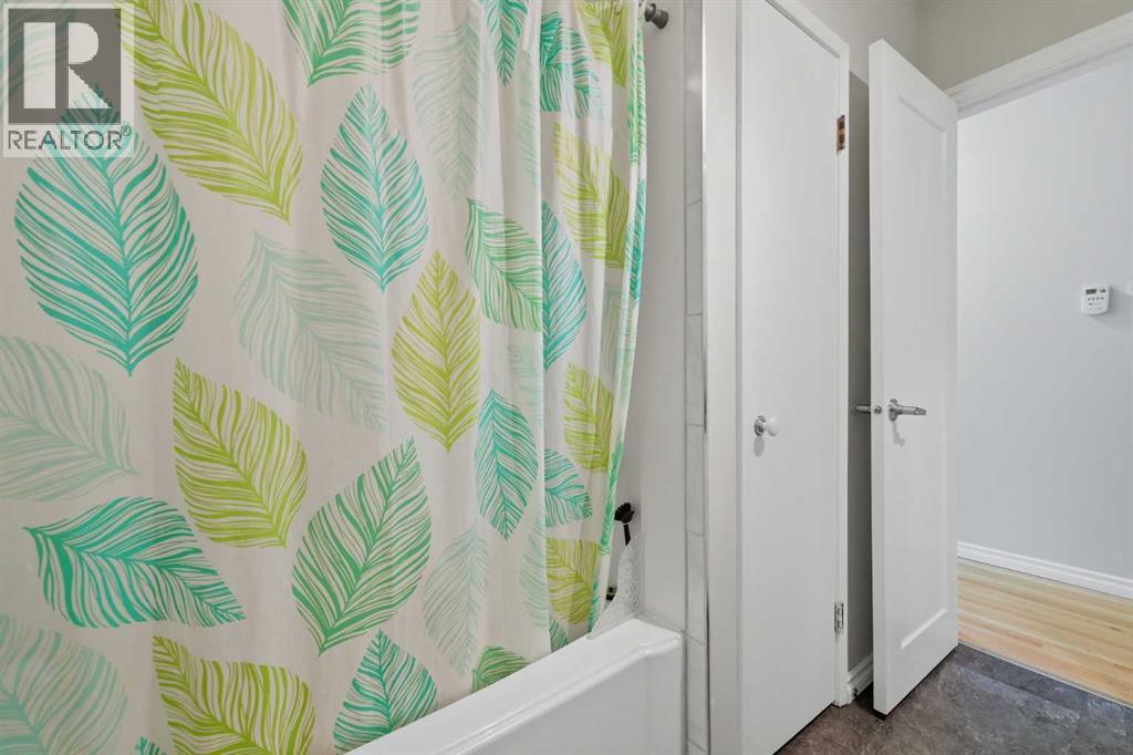 6208 37 Street SW, Calgary, Alberta  T3E 5M8 - Photo 12 - A2322498