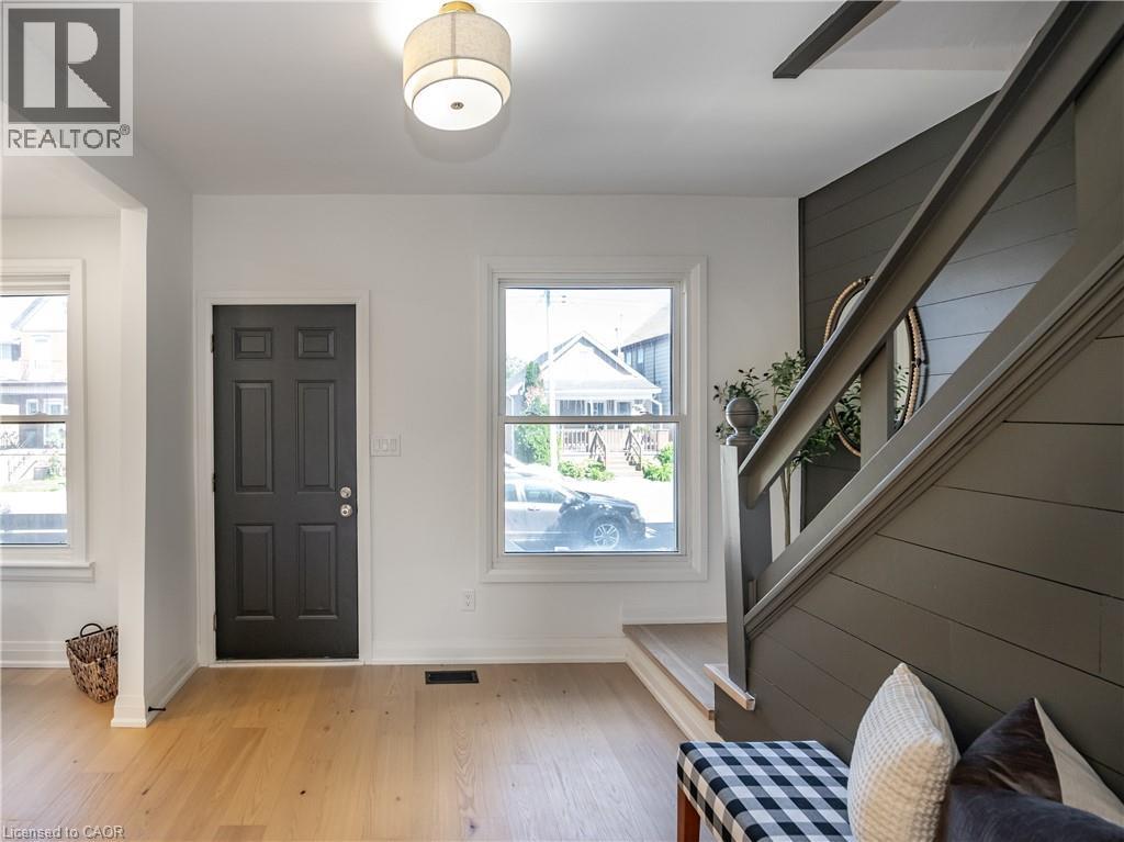 213 Rosslyn Avenue N, Hamilton, Ontario  L8L 7P8 - Photo 3 - 40839777