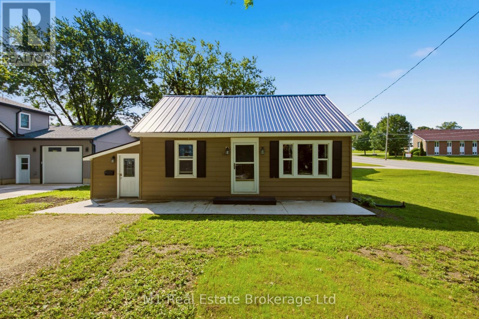 204 KING STREET E, Wellington North, Ontario