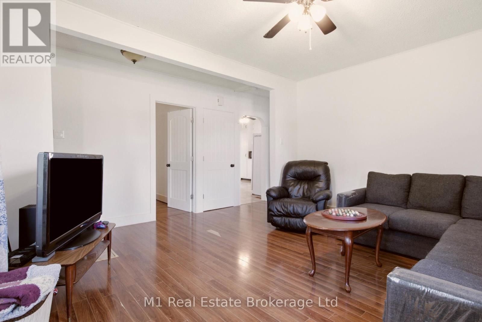 204 King Street E, Wellington North (Mount Forest), Ontario  N0G 2L2 - Photo 10 - X13472268