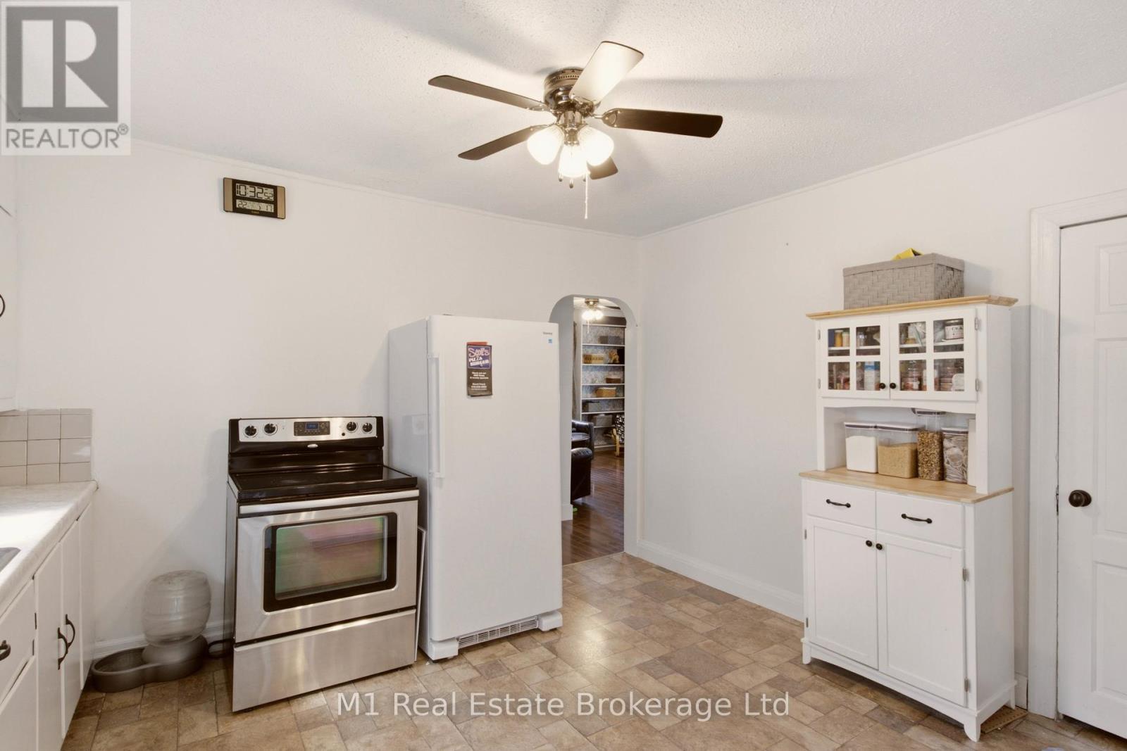 204 King Street E, Wellington North (Mount Forest), Ontario  N0G 2L2 - Photo 14 - X13472268