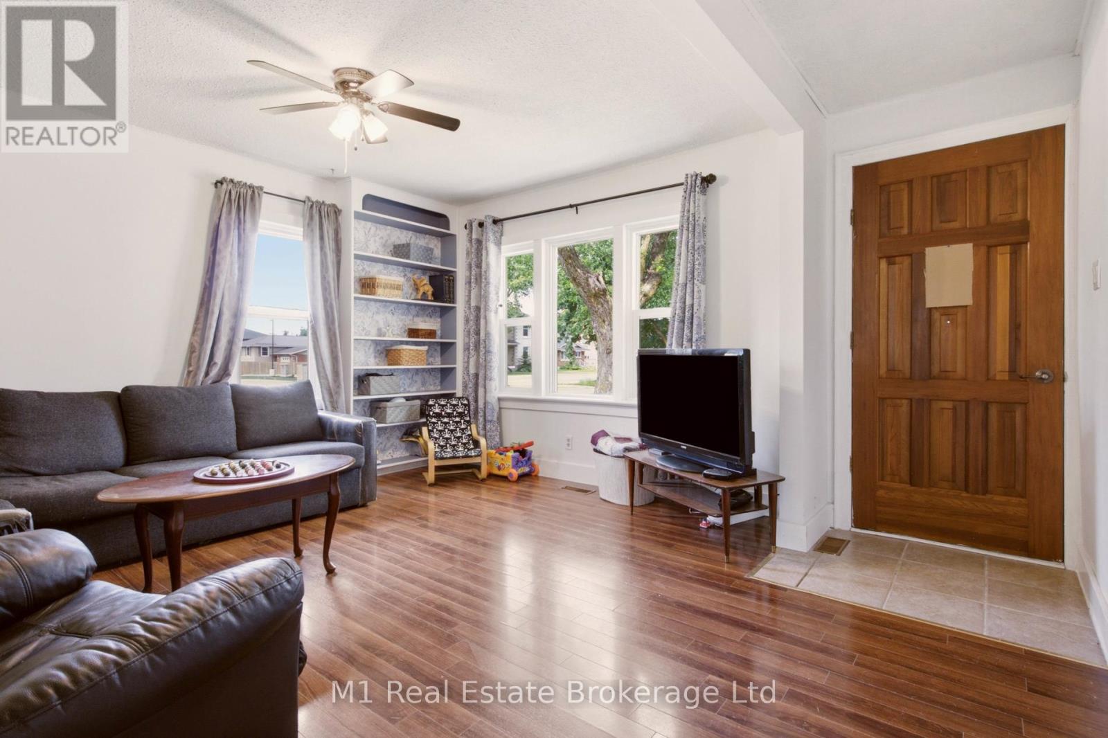 204 King Street E, Wellington North (Mount Forest), Ontario  N0G 2L2 - Photo 8 - X13472268