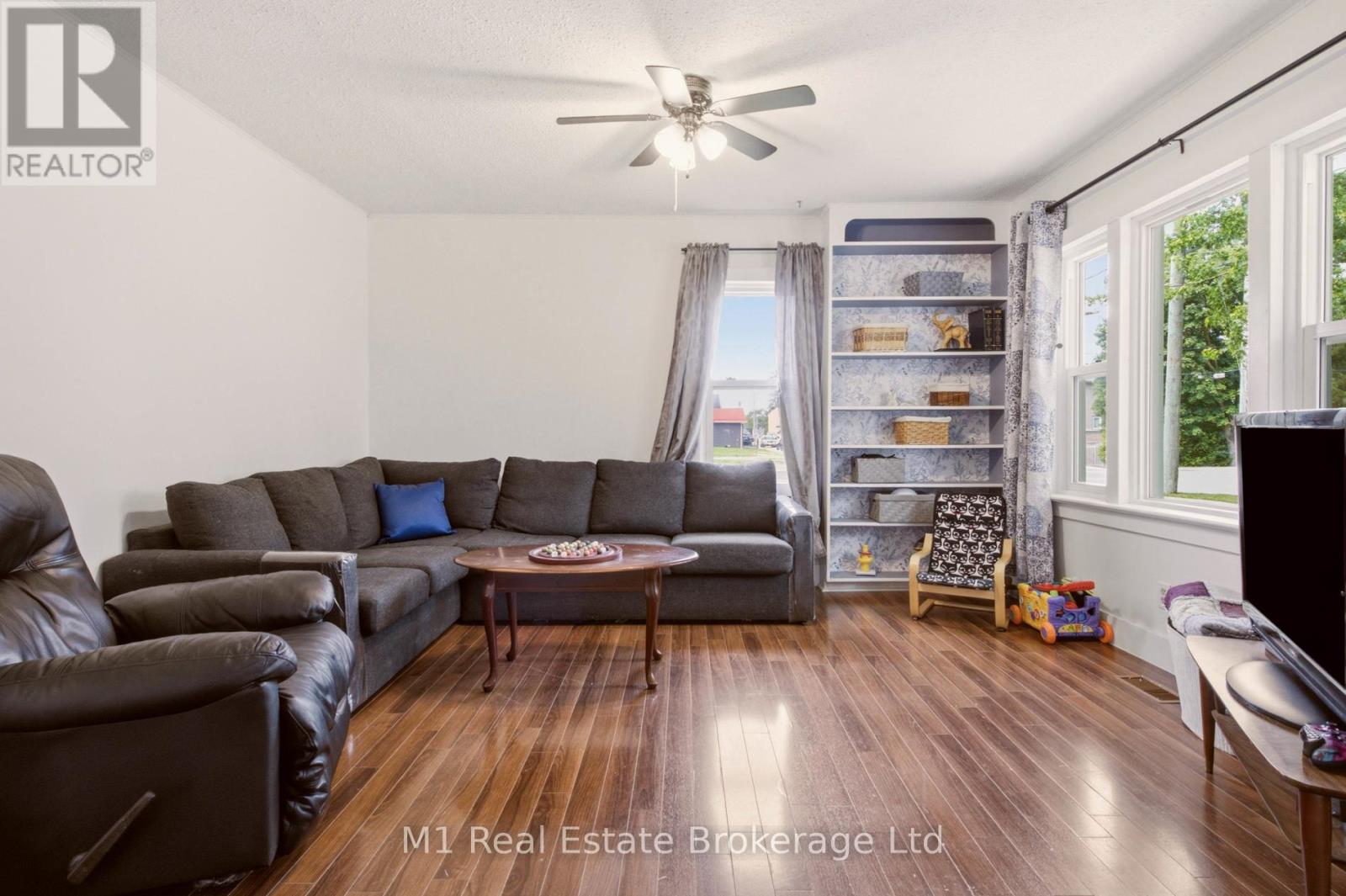 204 King Street E, Wellington North (Mount Forest), Ontario  N0G 2L2 - Photo 9 - X13472268