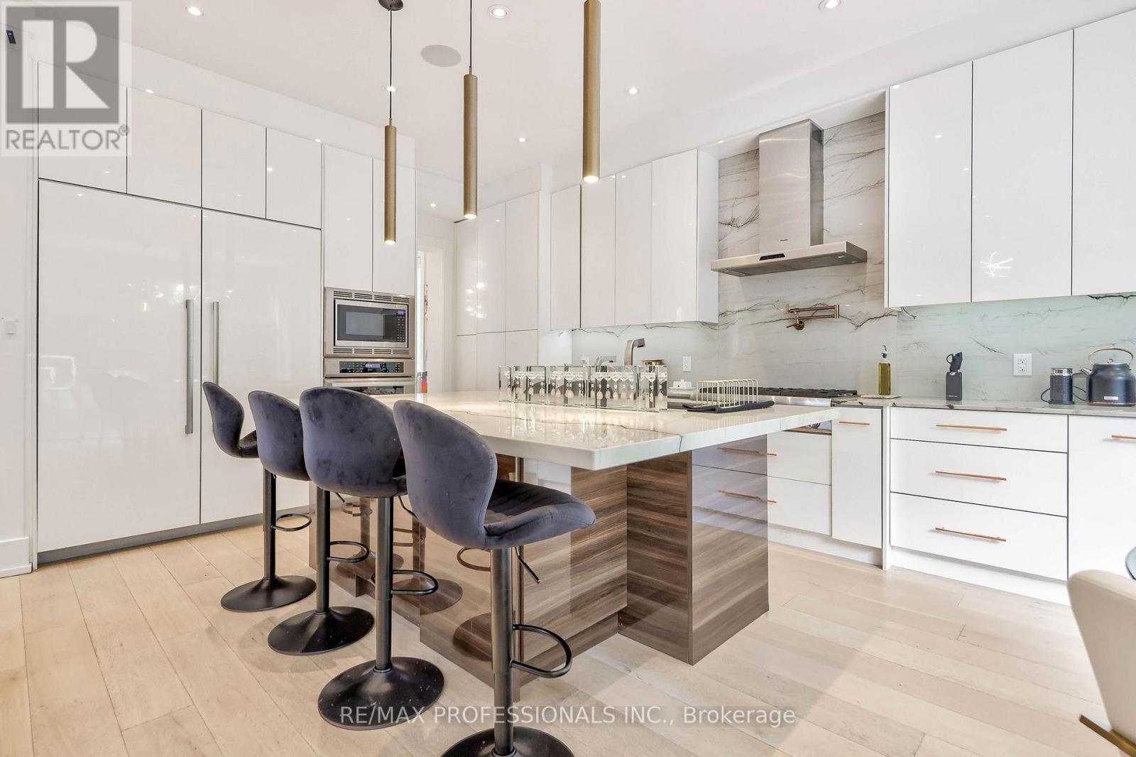 29 Avon Park, Toronto, Ontario  M8Z 3X4 - Photo 16 - W13472178