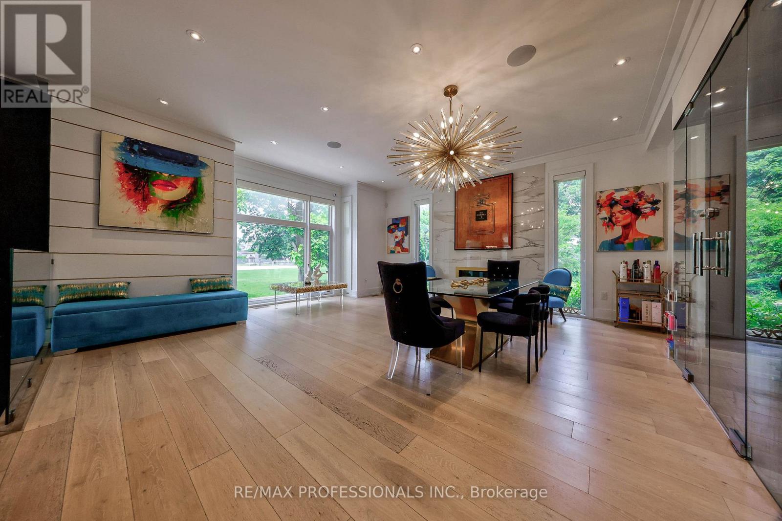 29 Avon Park, Toronto, Ontario  M8Z 3X4 - Photo 4 - W13472178