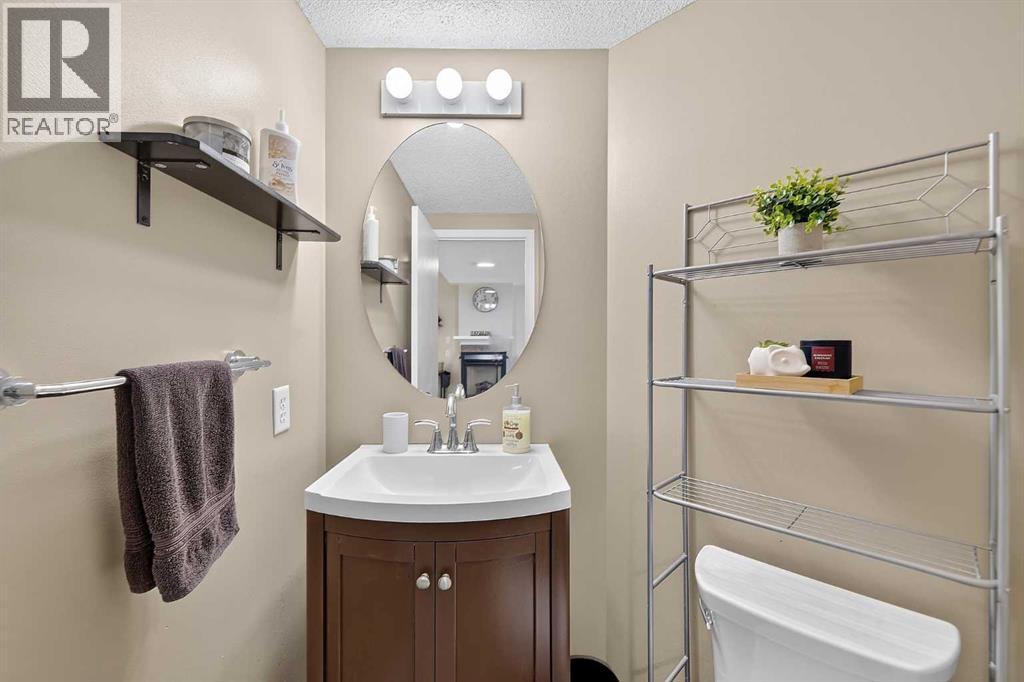 121 Prestwick Park Se, Calgary, Alberta  T2Z 3L6 - Photo 10 - A2321261