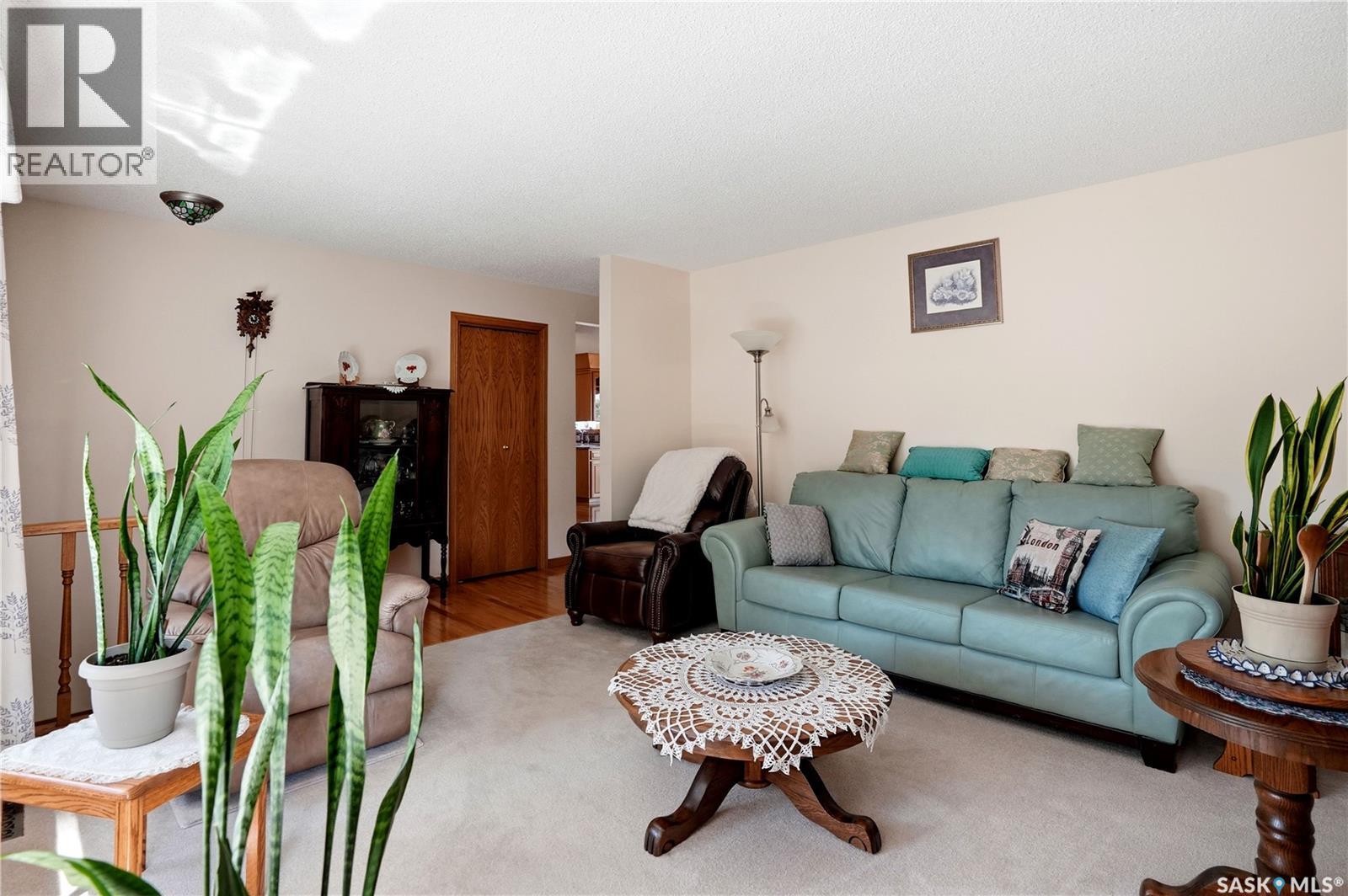710 3rd Avenue, Pilot Butte, Saskatchewan  S0G 0H5 - Photo 2 - SK040207