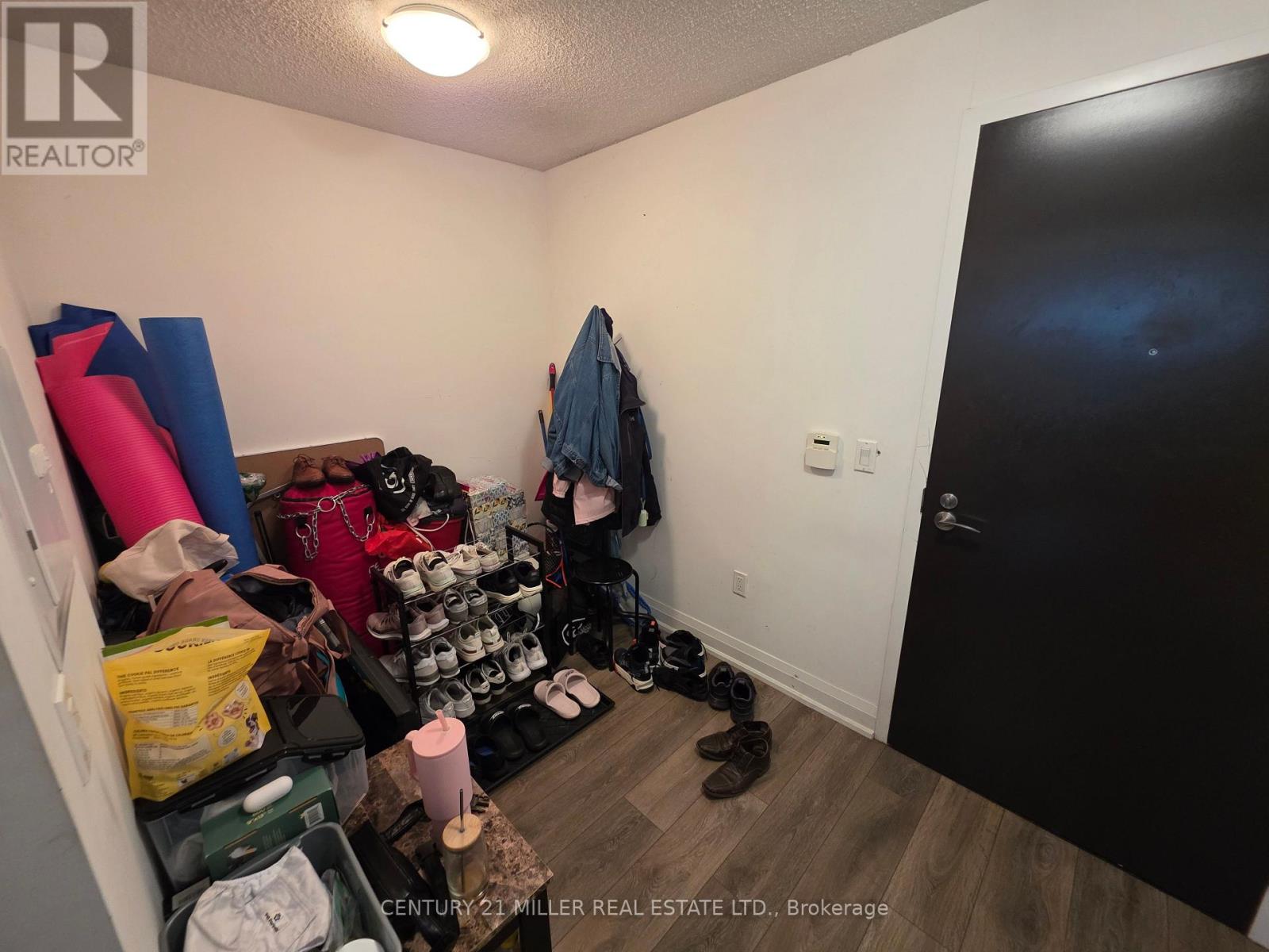 2205 - 9 Valhalla Inn Road, Toronto, Ontario  M9B 0B2 - Photo 5 - W13472284