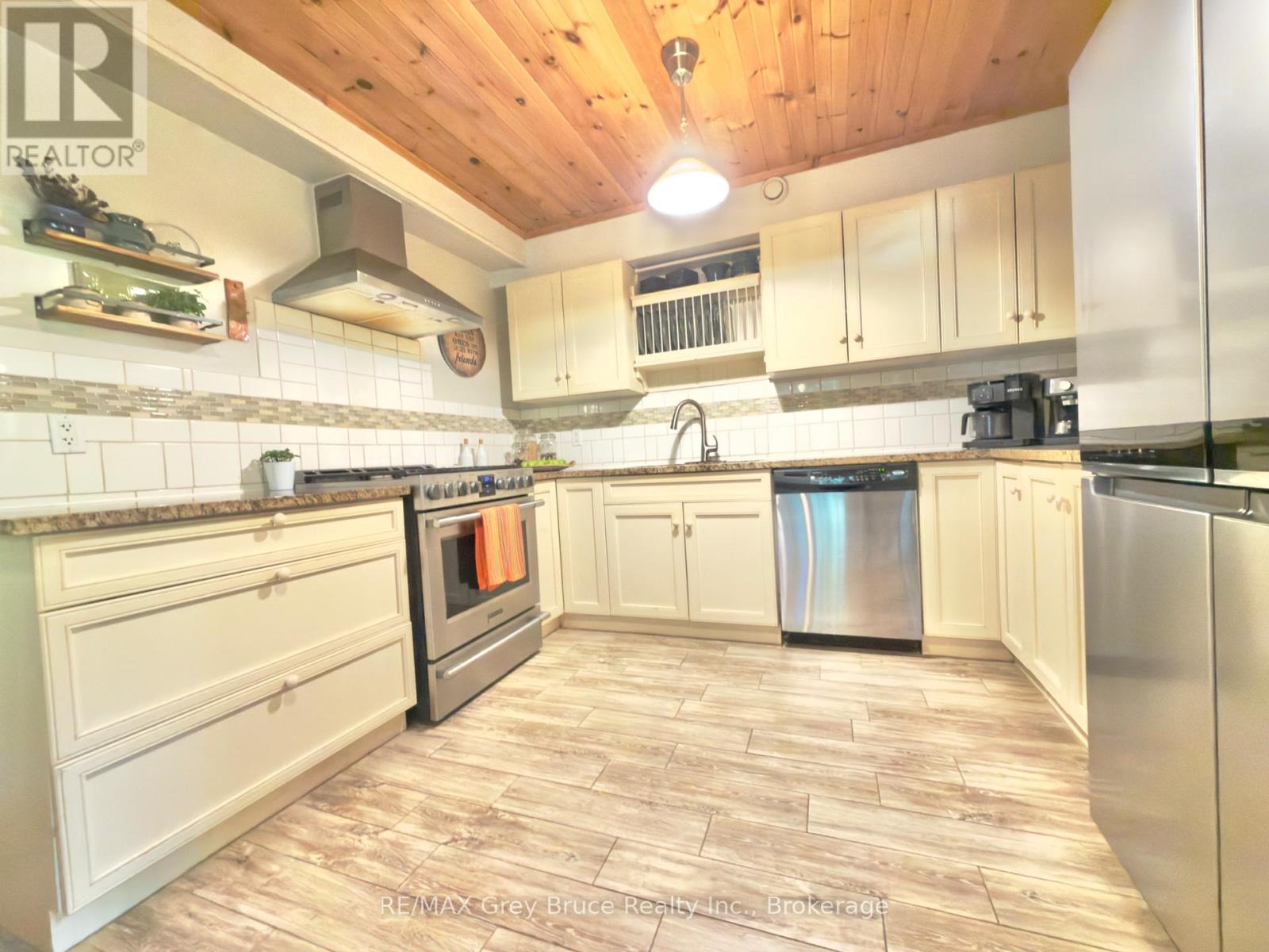 67 Big Tub Road, Northern Bruce Peninsula, Ontario  N0H 2R0 - Photo 11 - X13471324