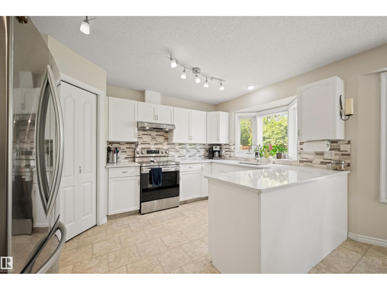 15631 63 St Nw, Edmonton, Alberta  T5Y 2N3 - Photo 8 - E4494996