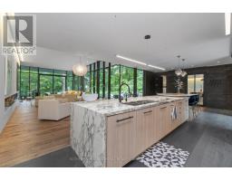 95 RIVERVIEW DRIVE, Toronto, Ontario