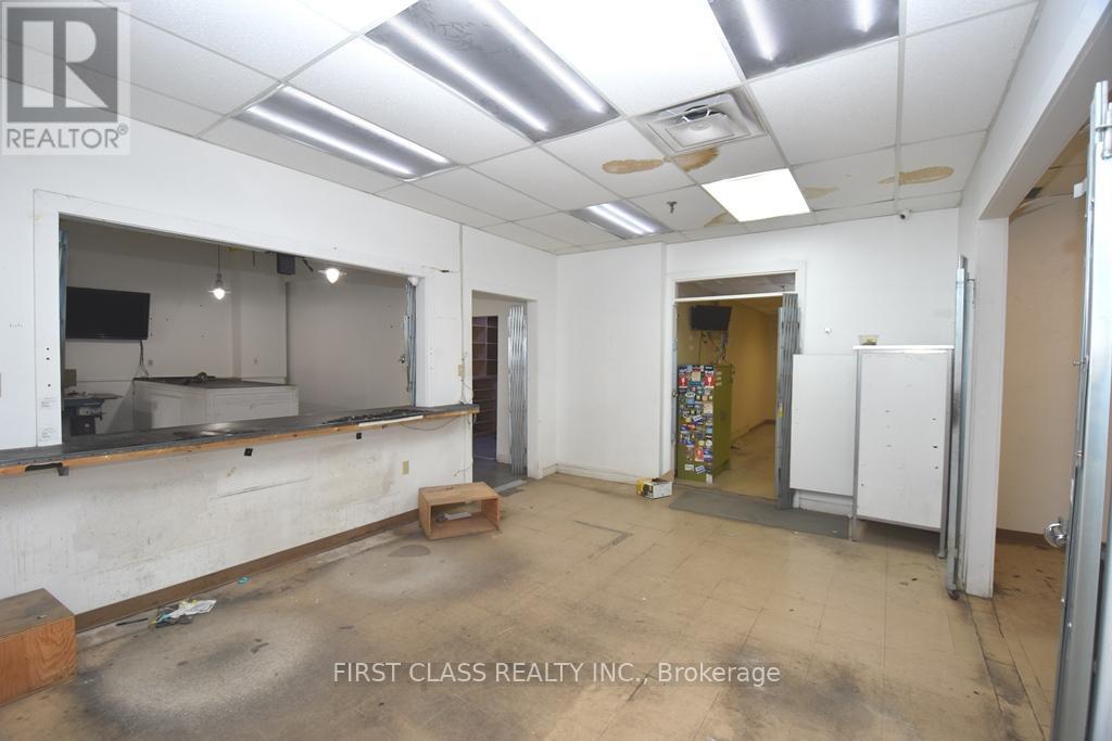 2 - 3 Carlaw Avenue, Toronto, Ontario  M4M 2R6 - Photo 3 - E12779934