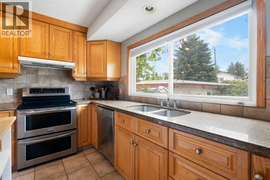5431 Silverdale Drive NW, Calgary, Alberta  T3B 3M9 - Photo 14 - A2322846