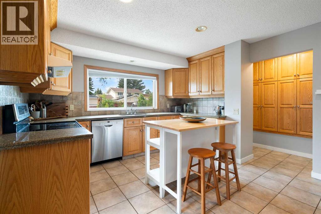 5431 Silverdale Drive NW, Calgary, Alberta  T3B 3M9 - Photo 12 - A2322846