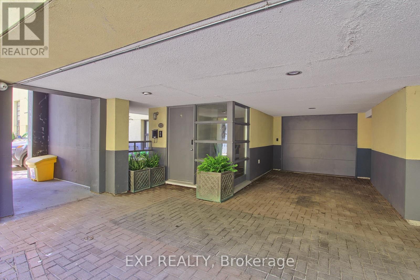 4 - 306 Sackville Street, Toronto, Ontario  M5A 3G2 - Photo 3 - C13429442