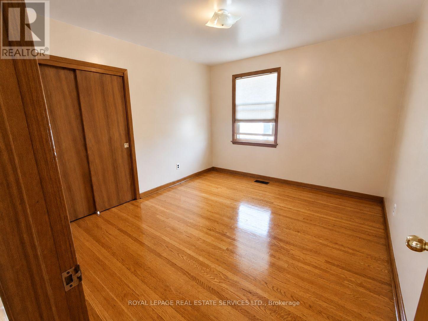 5 Pendrith Street, Toronto, Ontario M6G 1R6 - Photo 5 - W13472316