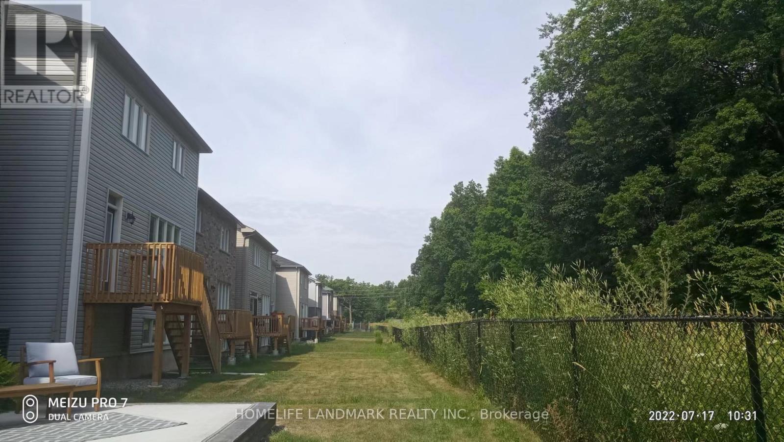 8683 Chickory Trail, Niagara Falls, Ontario L2H 3S5 - Photo 2 - X13470908