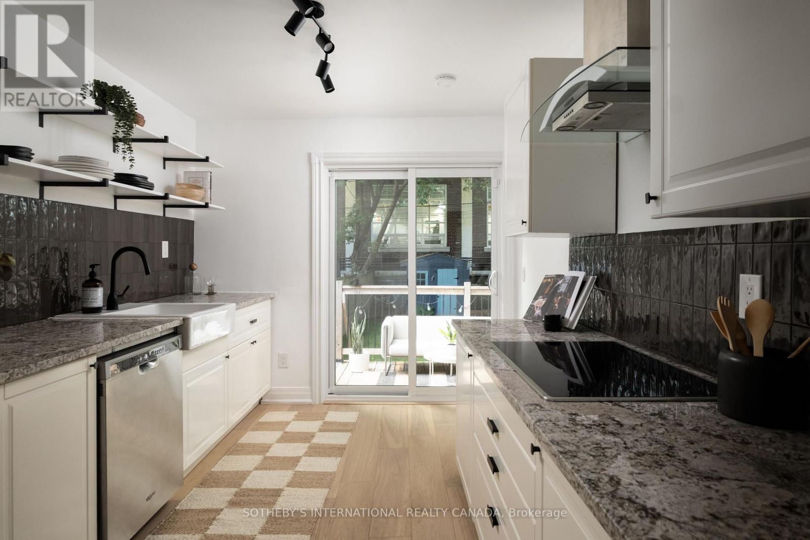 22 Connaught Avenue, Toronto, Ontario M4L 2V9 - Photo 10 - E13457150