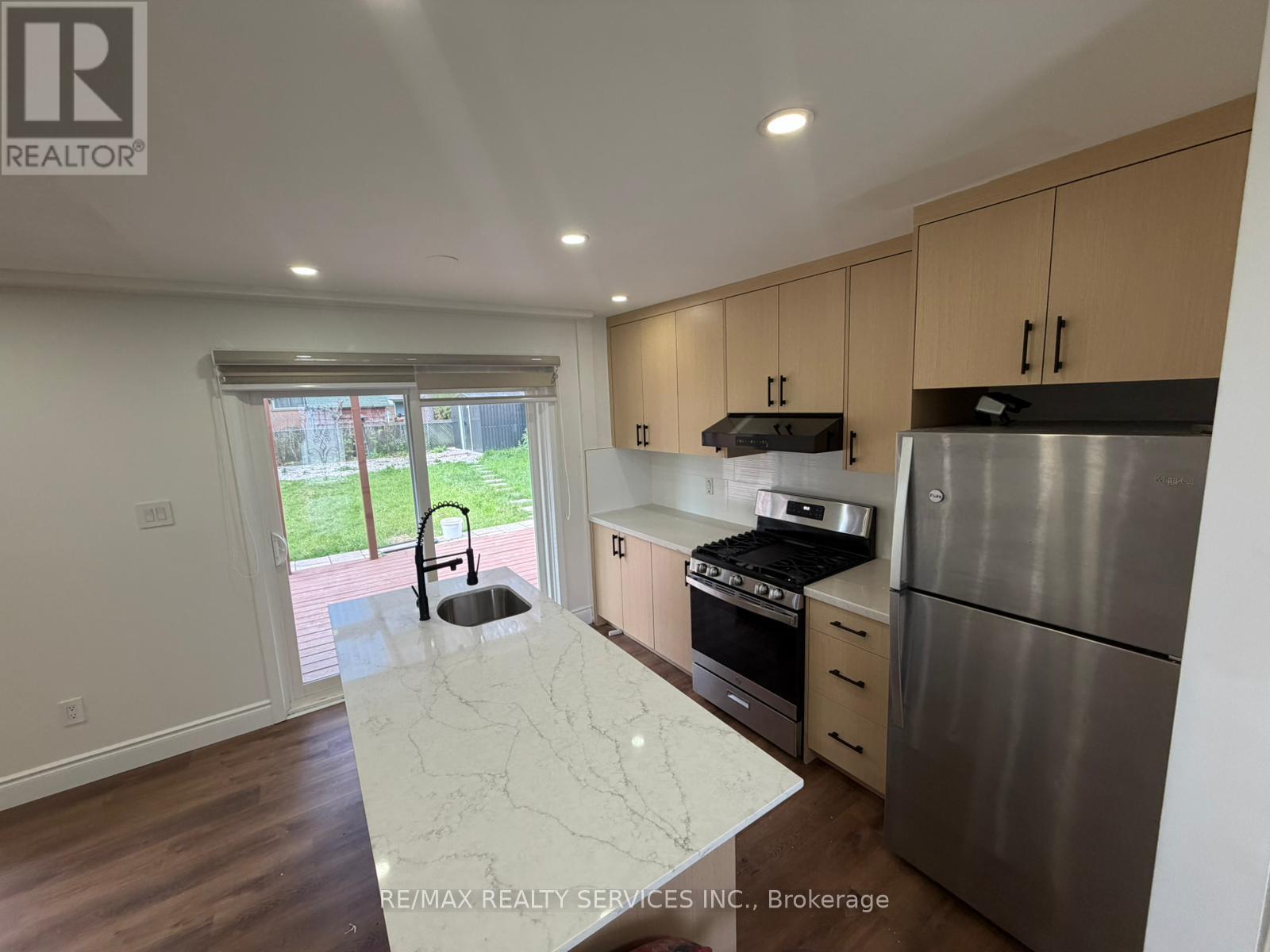 46 Staveley Crescent, Brampton, Ontario L6W 2R9 - Photo 3 - W13105224