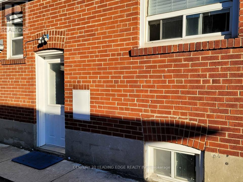 105 WYE VALLEY ROAD, Toronto, Ontario