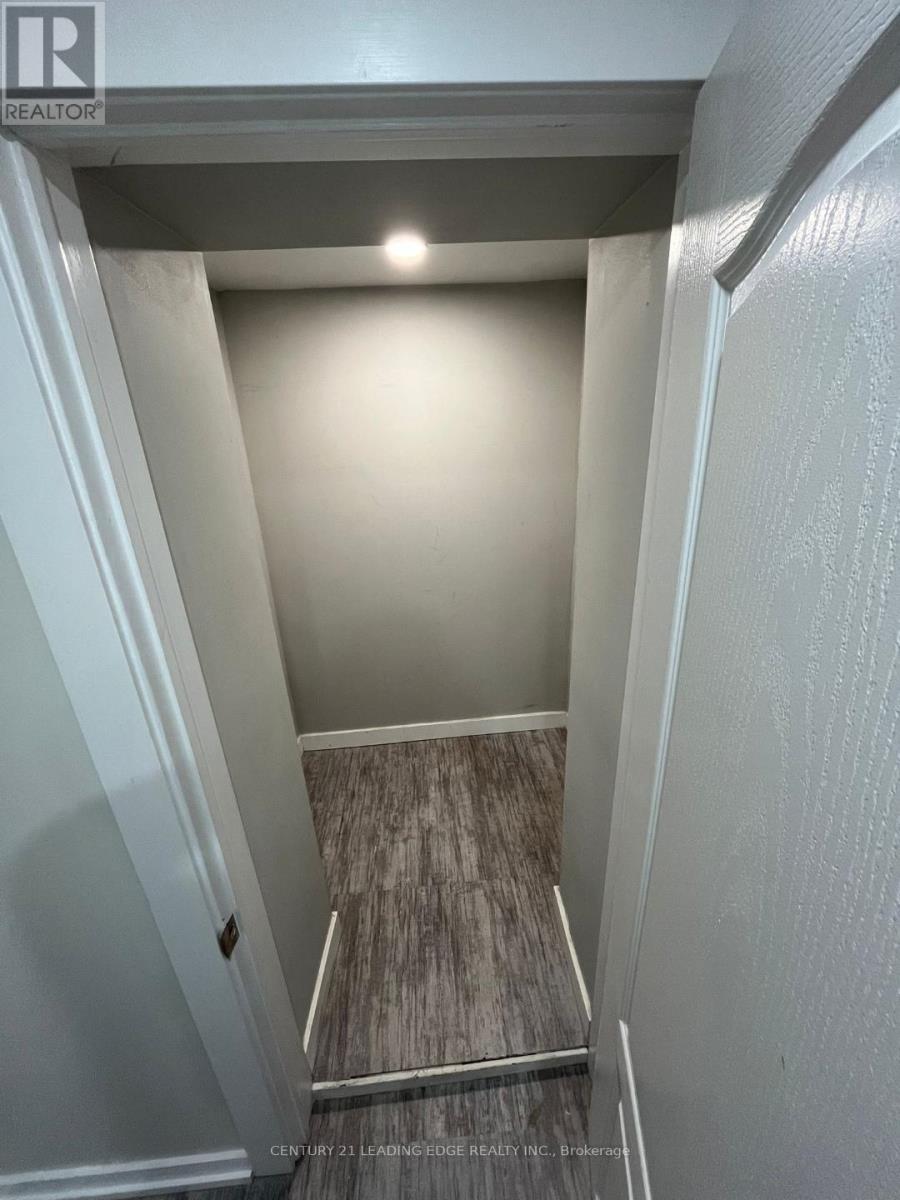 105 Wye Valley Road, Toronto, Ontario  M1P 2A7 - Photo 11 - E13472398