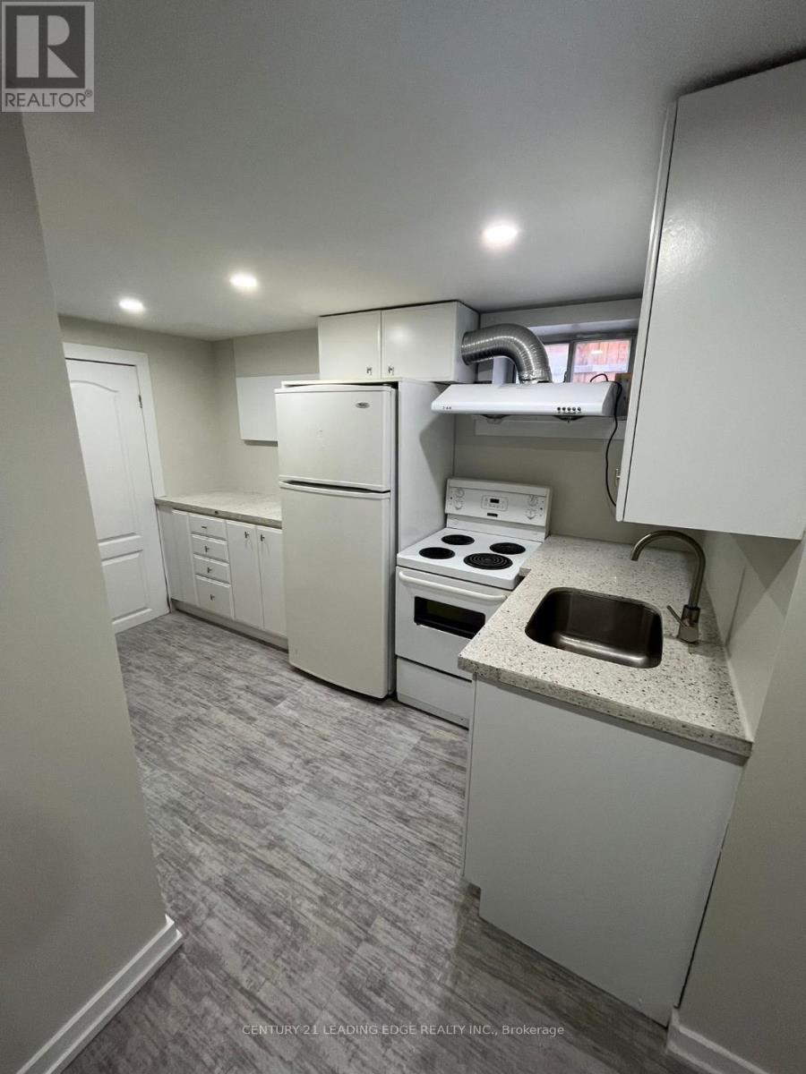 105 Wye Valley Road, Toronto, Ontario  M1P 2A7 - Photo 5 - E13472398