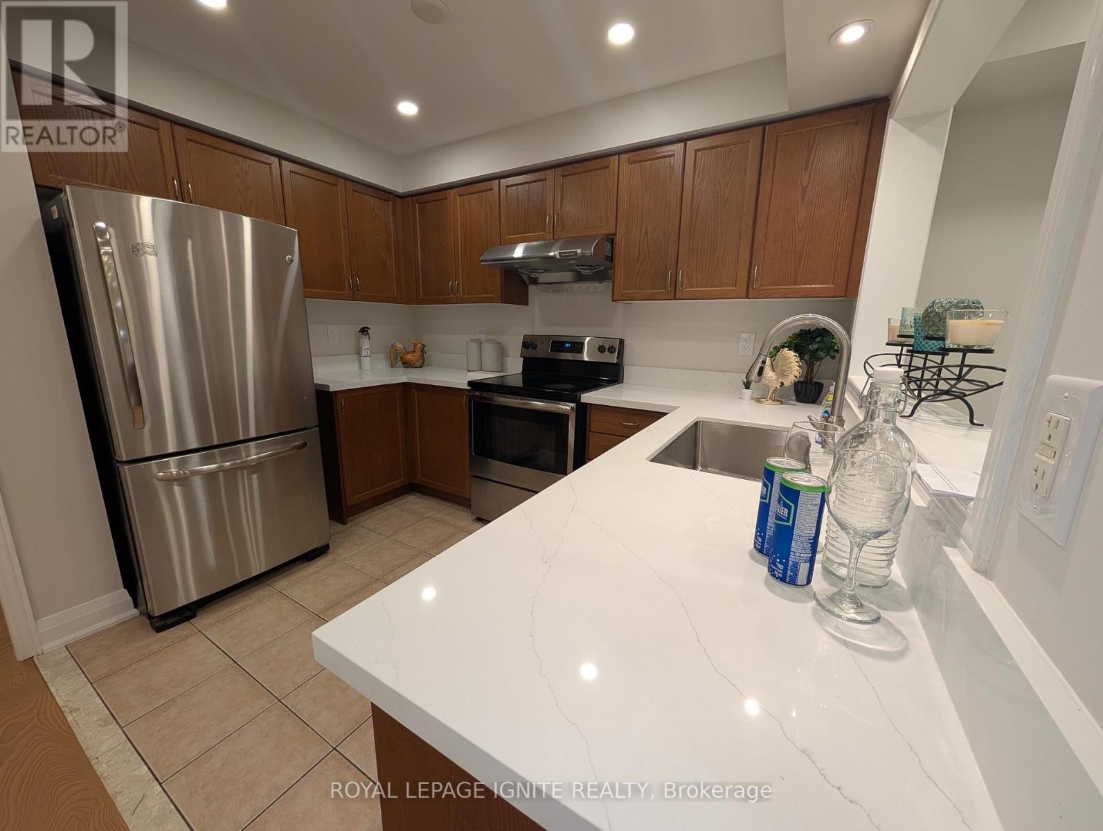 550 Hoover Park Drive, Whitchurch-Stouffville, Ontario  L4A 0S8 - Photo 8 - N13467786