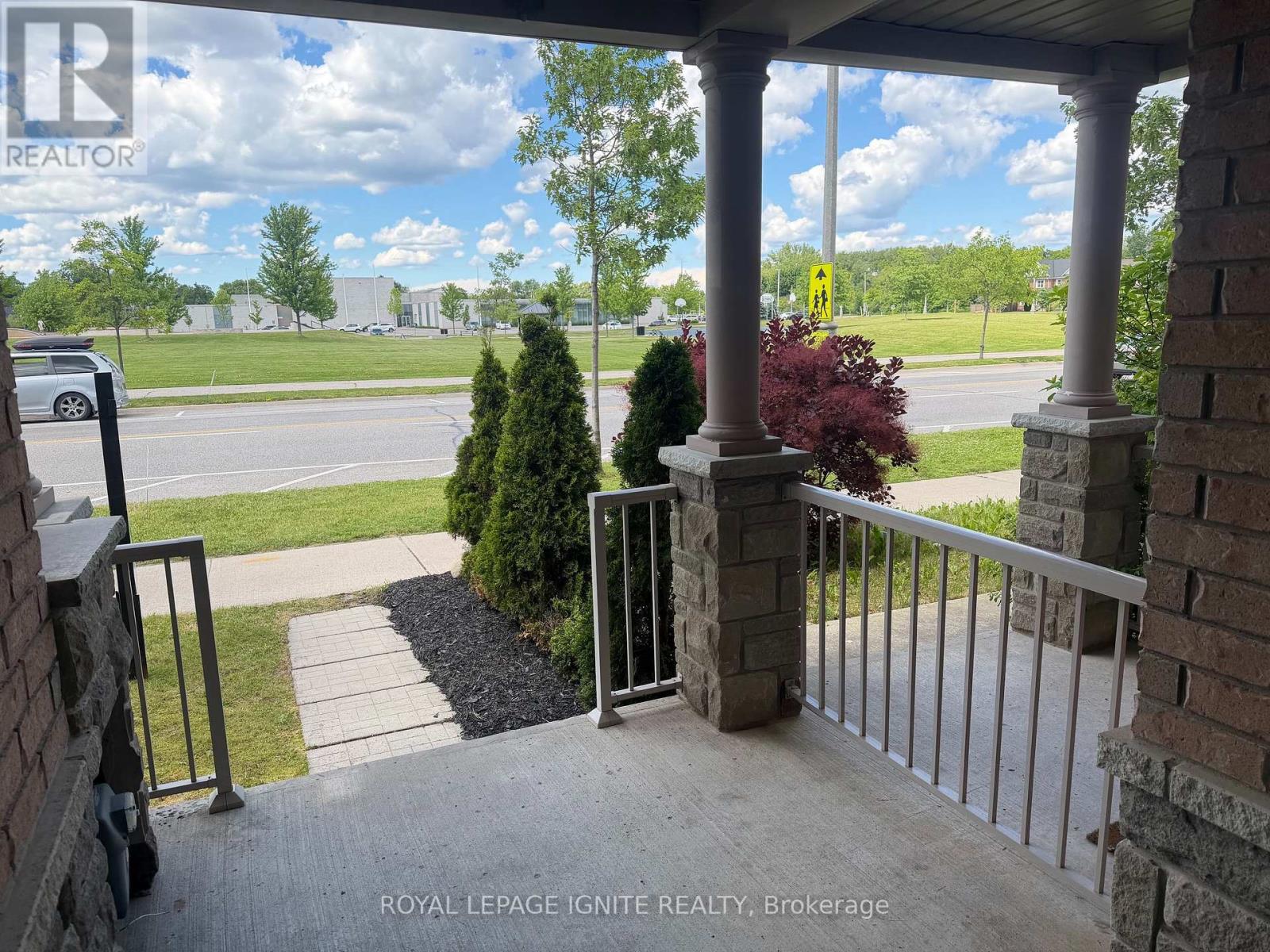 550 Hoover Park Drive, Whitchurch-Stouffville, Ontario  L4A 0S8 - Photo 2 - N13467786